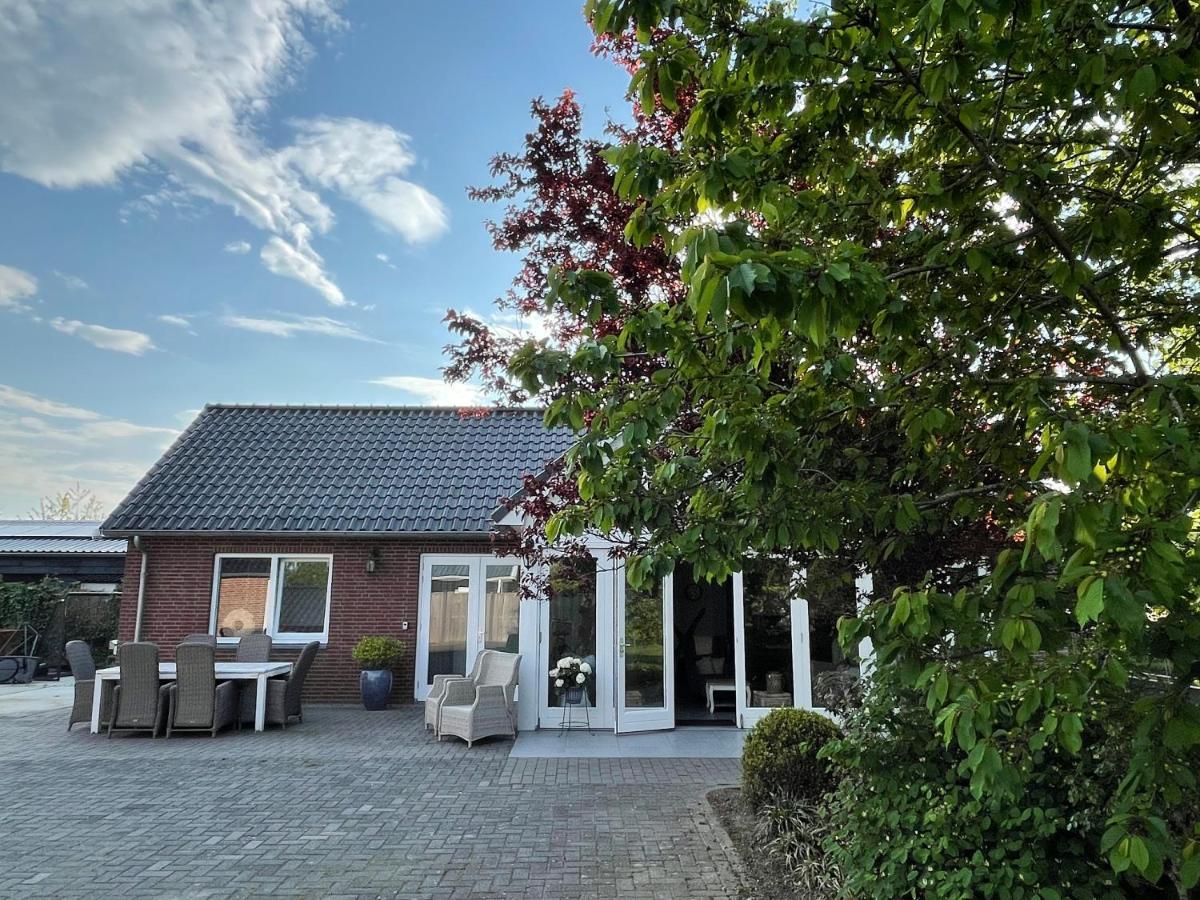 Gastenverblijf Bij De Buuren Dirksland Exterior photo